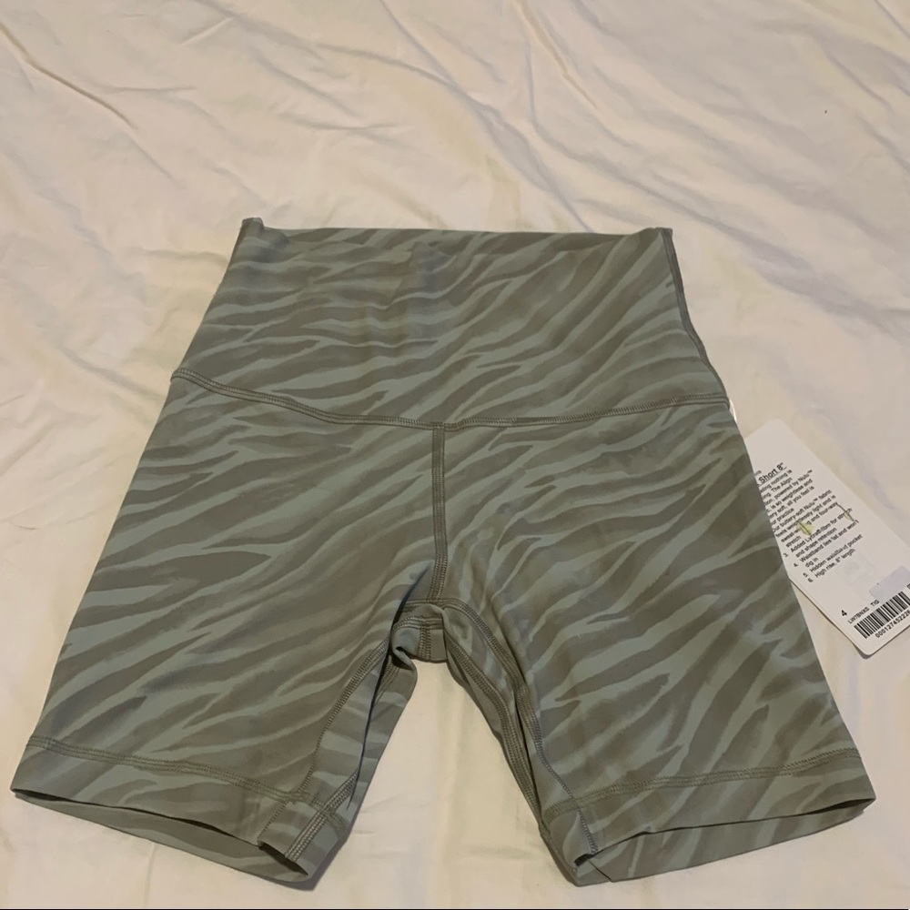 Lululemon Align Shorts Le Tigre Camo Green 6"